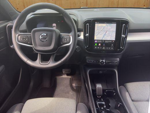 Volvo  XC40 2.0 B4 Plus Dark | BLIS | Cruise control | Camera | Keyless start / entry |  DAB | Trekhaak | ActivLease financial lease