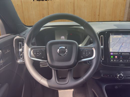 Volvo  XC40 2.0 B4 Plus Dark | BLIS | Cruise control | Camera | Keyless start / entry |  DAB | Trekhaak | ActivLease financial lease