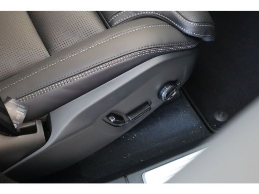 Volvo  XC90 T8 406PK AWD Ultra Dark Executive B&W | 22" | Luchtvering | Massage/ventilatie | Gelam. glas ActivLease financial lease