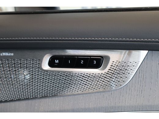 Volvo  XC90 T8 406PK AWD Ultra Dark Executive B&W | 22" | Luchtvering | Massage/ventilatie | Gelam. glas ActivLease financial lease