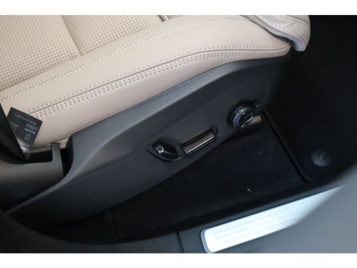 Volvo  XC90 T8 406PK AWD Ultra Dark Executive B&W | 22" | Luchtvering | Massage/ventilatie | Gelamineerd glas ActivLease financial lease