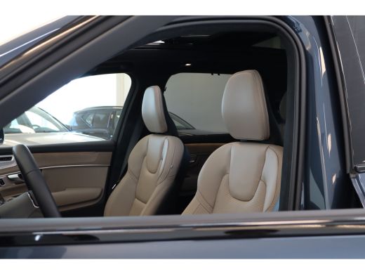Volvo  XC90 T8 406PK AWD Ultra Dark Executive B&W | 22" | Luchtvering | Massage/ventilatie | Gelamineerd glas ActivLease financial lease