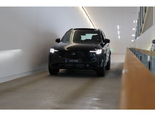 Volvo  XC90 T8 455PK AWD Ultra Black Edition | Executive Edition | Gelamineerd Glas | 22" | Massage/ventilati... ActivLease financial lease