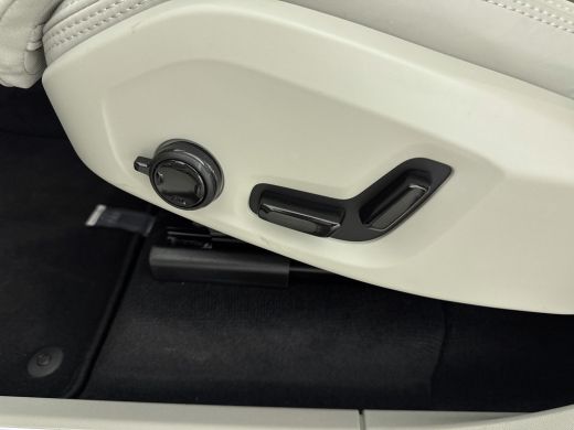 Volvo  XC90 T8 Executive Edition Bright | Extra getint glas | Gelamineerde zijruiten | Blond interieur | Luch... ActivLease financial lease
