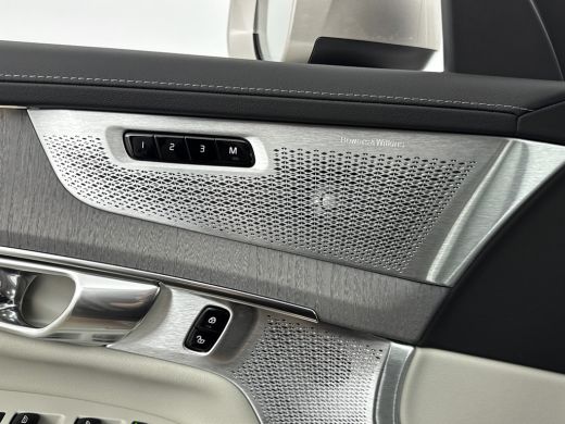 Volvo  XC90 T8 Ultra Executive Edition Bright | Bowers en Wilkins | Extra getint glas | Luchtvering | Gelamin... ActivLease financial lease