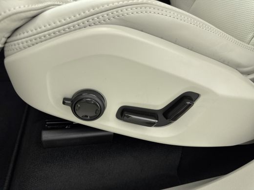 Volvo  XC90 T8 Ultra Executive Edition Bright | Bowers en Wilkins | Extra getint glas | Luchtvering | Gelamin... ActivLease financial lease
