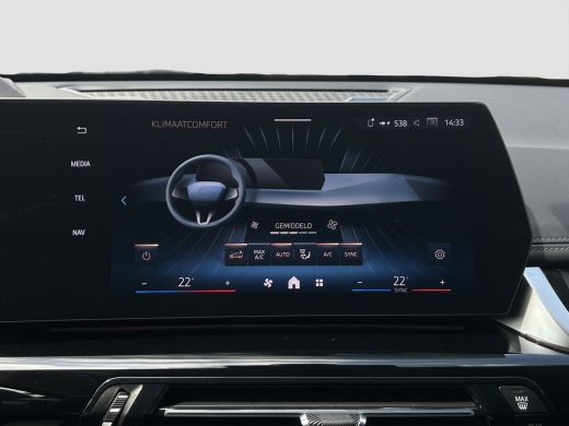 BMW X1 xDrive25e 245pk | Trekhaak | Leder | HUD | 360 camera | ActivLease financial lease