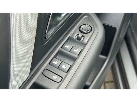 Citroën C4 1.2 HYBRID 136PK MAX AUTOMAAT / NAVI / LEDER / CLIMA / LED / PDC / 18" LMV / CAMERA / KEYLESS / H... ActivLease financial lease