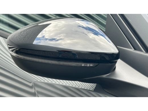 Peugeot 2008 1.2 PURETECH 100PK ALLURE PACK / NAVI / LEDER / CLIMA / LED / PDC / 17" LMV / CAMERA / WINTERPAKK... ActivLease financial lease