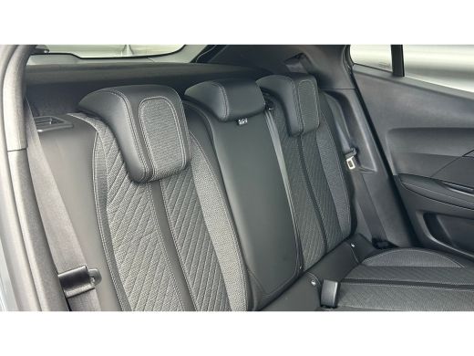 Peugeot 2008 1.2 PURETECH 100PK ALLURE PACK / NAVI / LEDER / CLIMA / LED / PDC / 17" LMV / CAMERA / WINTERPAKK... ActivLease financial lease
