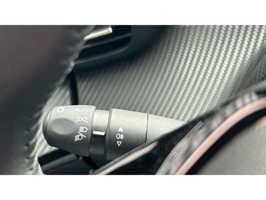 Peugeot 2008 1.2 PURETECH 100PK ALLURE PACK / NAVI / LEDER / CLIMA / LED / PDC / 17" LMV / CAMERA / WINTERPAKK... ActivLease financial lease
