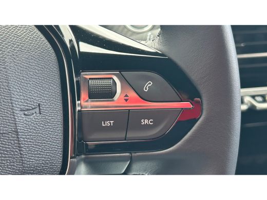 Peugeot 2008 1.2 PURETECH 100PK ALLURE PACK / NAVI / LEDER / CLIMA / LED / PDC / 17" LMV / CAMERA / WINTERPAKK... ActivLease financial lease