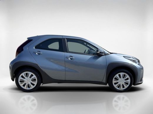 Toyota Aygo Hybrid 115 play | Nieuw | Achteruitrij camera | Climate Control | ActivLease financial lease
