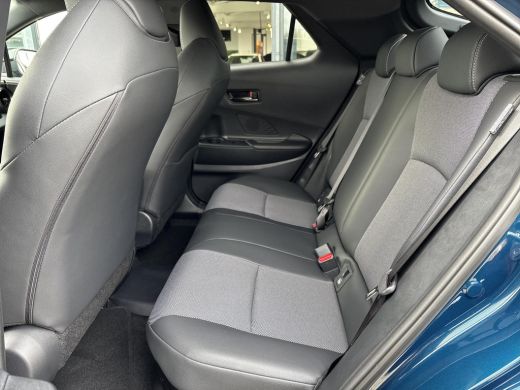 Toyota C-HR 2.0 Plug-in Hybrid 220 Executive ActivLease financial lease