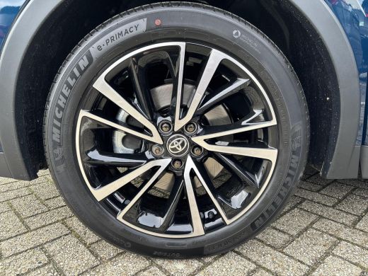 Toyota C-HR 2.0 Plug-in Hybrid 220 Executive ActivLease financial lease