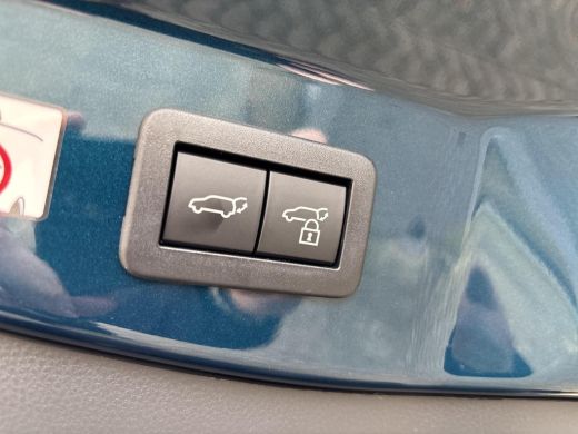 Toyota C-HR 2.0 Plug-in Hybrid 220 Executive ActivLease financial lease