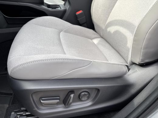 Toyota C-HR+ Executive AWD 77 kWh | Plus - Pakket | Warmte pomp | ActivLease financial lease