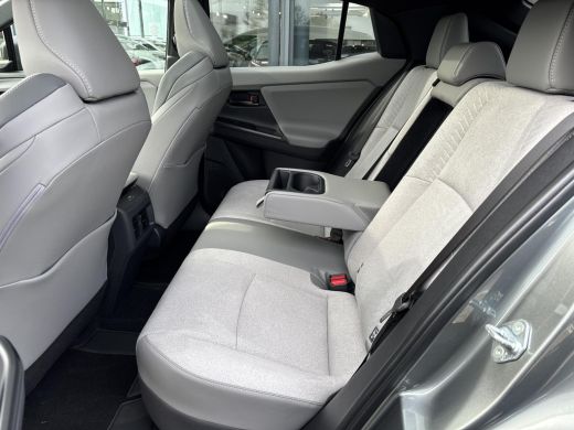 Toyota C-HR+ Executive AWD 77 kWh | Plus - Pakket | Warmte pomp | ActivLease financial lease