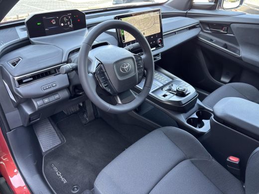 Toyota C-HR+ First Edition 77 kWh | Elektrische Achterklep | Stoel & Stuurverwarming | ActivLease financial lease