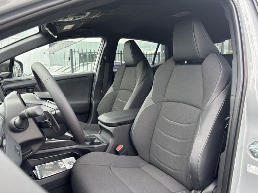 Toyota C-HR+ First Edition 77 kWh | Warmte Pomp | 20" LM velgen | ActivLease financial lease