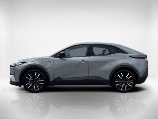 Toyota C-HR+ First Edition 77 kWh | Warmte Pomp | 20" LM velgen | ActivLease financial lease
