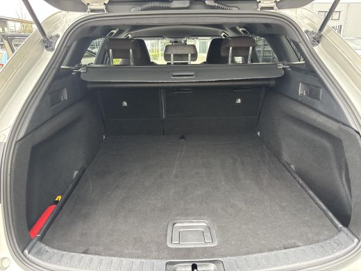 Toyota Corolla Touring Sports 1.8 Hybrid Trek | Parkeer sensoren | Navigatie | Carplay / Android auto | ActivLease financial lease