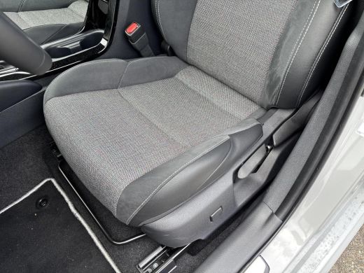 Toyota Corolla Touring Sports Hybrid 140 Dynamic ActivLease financial lease