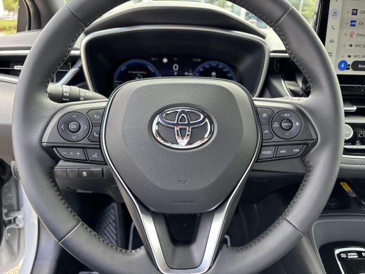 Toyota Corolla Touring Sports Hybrid 140 Dynamic ActivLease financial lease