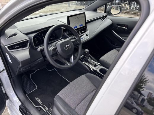 Toyota Corolla Touring Sports Hybrid 140 Dynamic ActivLease financial lease
