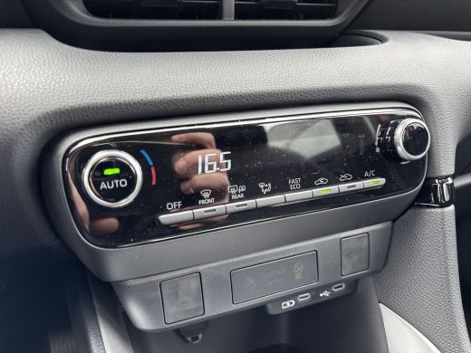 Toyota Yaris 1.5 Hybrid 115 Comfort ActivLease financial lease