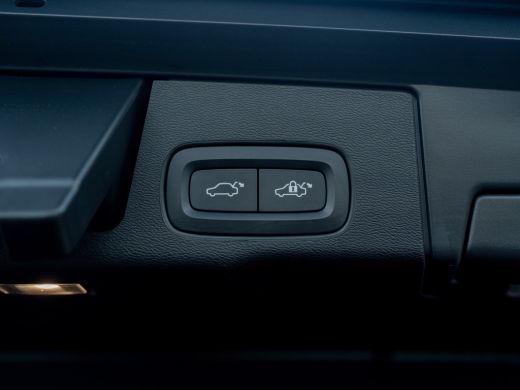 Volvo  XC60 2.0 T6 Plug-in hybrid AWD Plus Black Edition | Pano | Trekhaak wegkl. | Facelift | 360 Camera | H... ActivLease financial lease