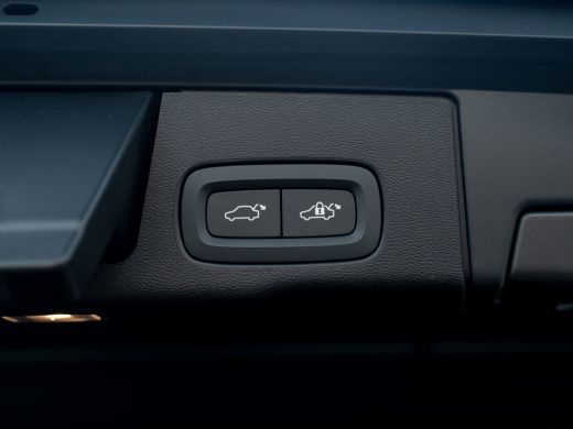 Volvo  XC60 2.0 T8 Plug-in hybrid AWD Plus Dark | Pano | Trekhaak wegkl. | 360 Camera | Head Up | Harman/ Kar... ActivLease financial lease