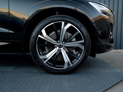 Volvo  XC60 2.0 T8 Plug-in hybrid AWD Plus Dark | Pano | Trekhaak wegkl. | 360 Camera | Head Up | Harman/ Kar... ActivLease financial lease