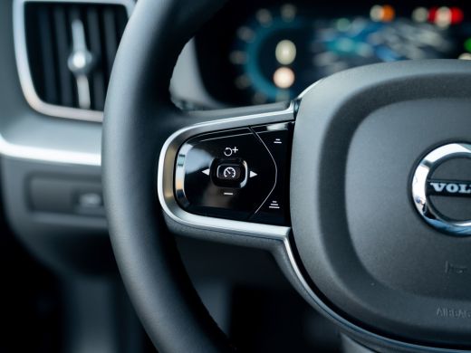 Volvo  XC60 2.0 T8 Plug-in hybrid AWD Plus Dark | Pano | Trekhaak wegkl. | 360 Camera | Head Up | Harman/ Kar... ActivLease financial lease