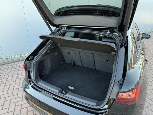 Audi A3 Sportback 45 TFSI e 245pk S edition Competition | Pano | Leder | HUD ActivLease financial lease