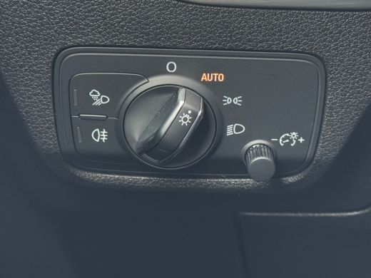 Audi Q2 35 TFSI 150pk S Edition Audi smartphone interface | Optiekpakket Zwart | Parkeersensoren achter ActivLease financial lease