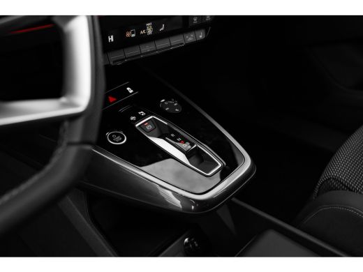 Audi Q4 e-tron S edition Competition quattro 82 kWh / 286 Pk | Achterklep, automatisch bedienbaar | Achteruitrij... ActivLease financial lease