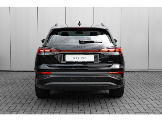 Audi Q4 e-tron S edition Competition quattro 82 kWh / 286 Pk | Achterklep, automatisch bedienbaar | Achteruitrij... ActivLease financial lease
