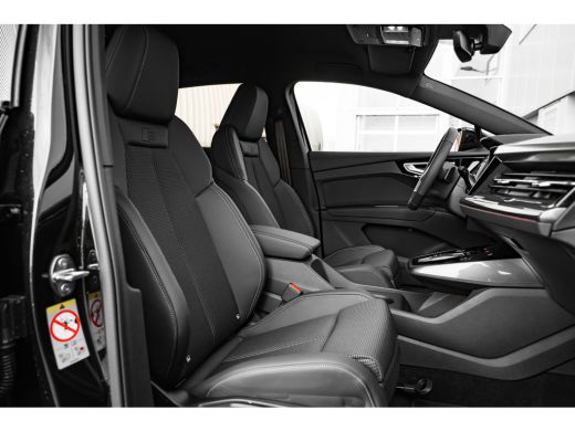 Audi Q4 e-tron S edition Competition quattro 82 kWh / 286 Pk | Achterklep, automatisch bedienbaar | Achteruitrij... ActivLease financial lease