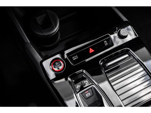 Audi SQ6 e-tron quattro 360 kW edition one | Panoramadak | Luchtvering | Head Up Display | Bang & Olufsen | ActivLease financial lease