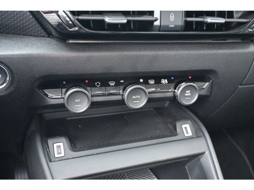 Citroën &euml;-C4 Shine 50kWh 89,3%SOH! 3 Fase | Schuif-/Kanteldak | Navigatie | HUD | Achteruitrijcamera | Apple C... ActivLease financial lease