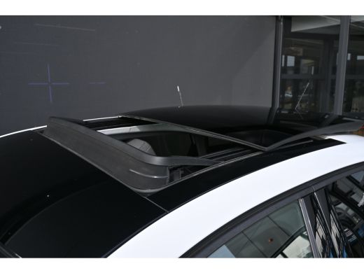 Citroën &euml;-C4 Shine 50kWh 89,3%SOH! 3 Fase | Schuif-/Kanteldak | Navigatie | HUD | Achteruitrijcamera | Apple C... ActivLease financial lease