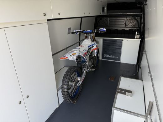 Iveco Daily 35C21 3.0 210 PK AUTOMAAT L3H2 N1 / MOTORSPORT INRICHTING / LUIFEL / LUCHTSLANG / DUBBEL LUCHT / ... ActivLease financial lease