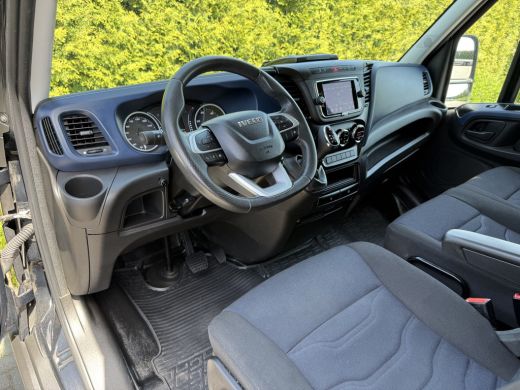 Iveco Daily 35C21 3.0 210 PK AUTOMAAT L3H2 N1 / MOTORSPORT INRICHTING / LUIFEL / LUCHTSLANG / DUBBEL LUCHT / ... ActivLease financial lease