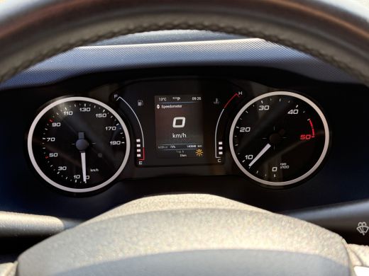 Iveco Daily 35C21 3.0 210 PK AUTOMAAT L3H2 N1 / MOTORSPORT INRICHTING / LUIFEL / LUCHTSLANG / DUBBEL LUCHT / ... ActivLease financial lease