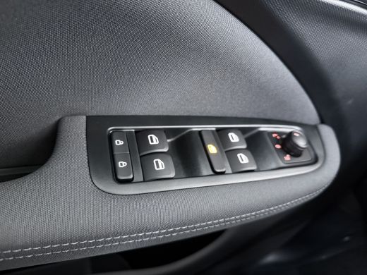 Leapmotor T03 Design 37.3 kWh | &euro;1500 korting!! | Achteruitrijcamera | Cruise control adaptief | Dodehoek detectie ActivLease financial lease