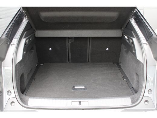 Peugeot e-3008 Allure Avantage 210 73 kWh | Navigatie | Warmtepomp | Trekhaak | All season | Camera 360 | Stoelv... ActivLease financial lease