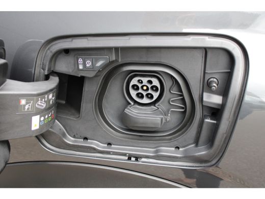 Peugeot e-3008 Allure Avantage 210 73 kWh | Navigatie | Warmtepomp | Trekhaak | All season | Camera 360 | Stoelv... ActivLease financial lease