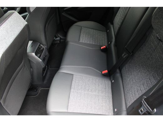 Peugeot e-3008 Allure Avantage 210 73 kWh | Navigatie | Warmtepomp | Trekhaak | All season | Camera 360 | Stoelv... ActivLease financial lease