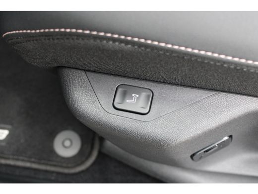 Peugeot e-3008 Allure Avantage 210 73 kWh | Navigatie | Warmtepomp | Trekhaak | All season | Camera 360 | Stoelv... ActivLease financial lease